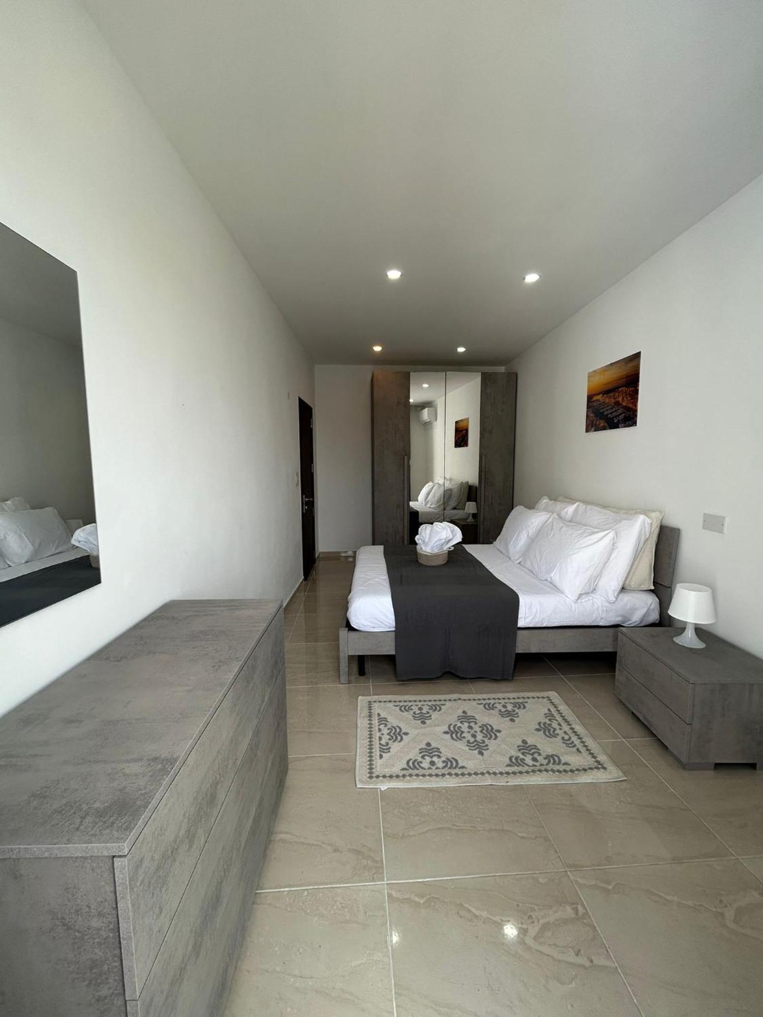 Seaview Setters Studio Apartment Marsaskala Esterno foto